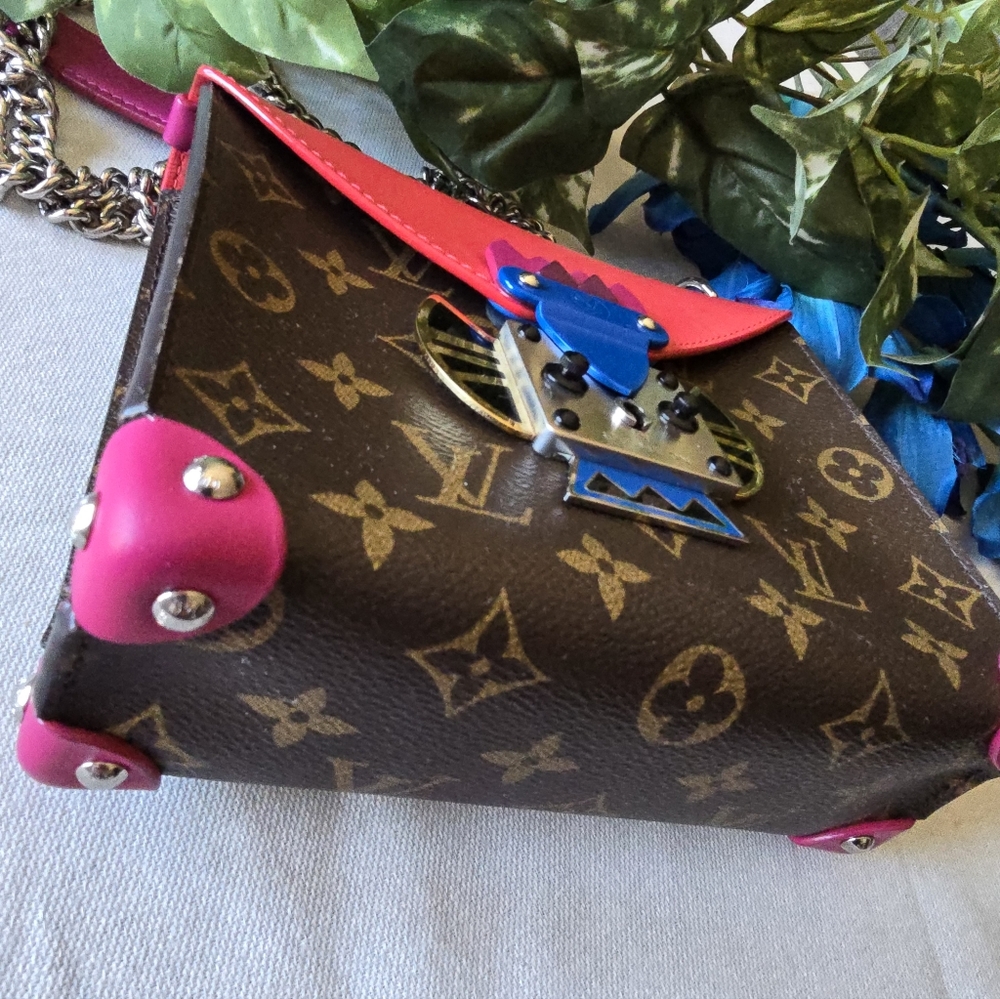 Authentic Louis Vuitton Tribal Monogram Crossbody Bag - Picture 5 of 16